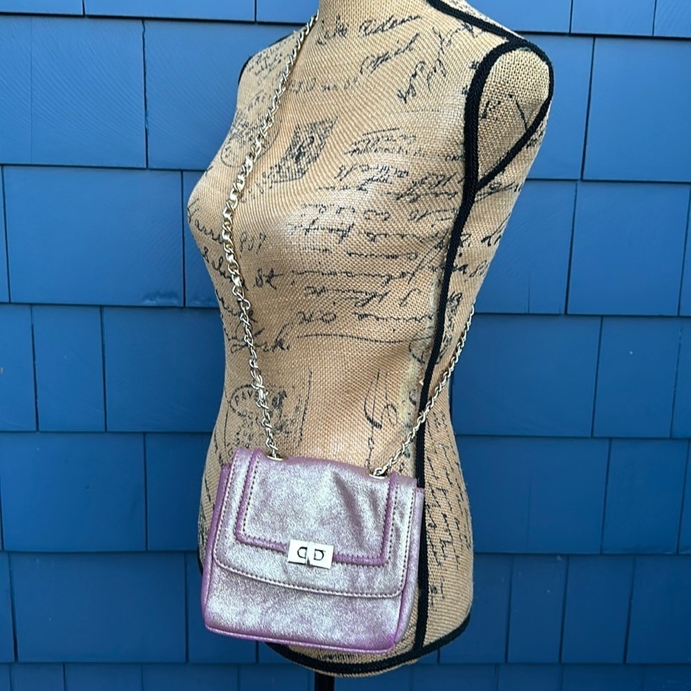 💜🩷💜Pink leather with metallic gold detail with crossbody